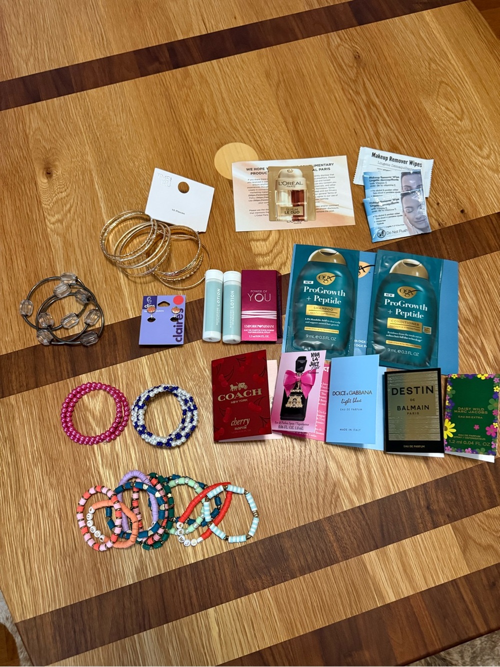 Perfume sample and jewelry bundle